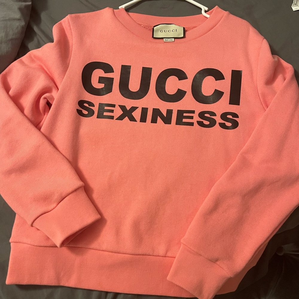 Size x small authentic Gucci sweater.